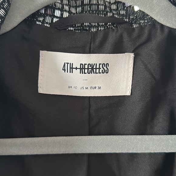 Oversized Metallic Sequin Blazer - Picture 2 of 9